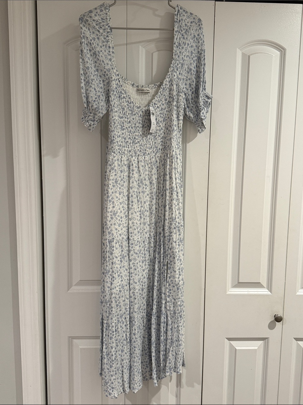 Abercrombie - Smocked Maxi Dress in Light Blue Floral